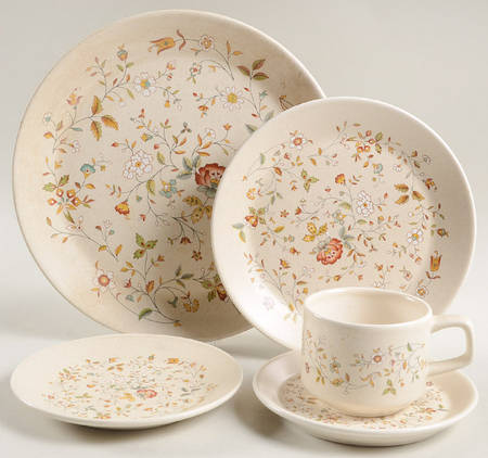 Merriment 5 Piece Place Setting