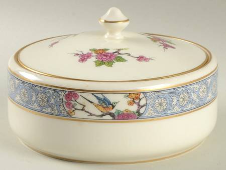 Ming-Birds (Older, Cream, Black Green Stamp) Candy Box & Lid
