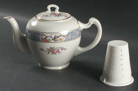 Ming-Birds (Older, Cream, Black Green Stamp) Shape 522 Teapot & Lid with Infuser