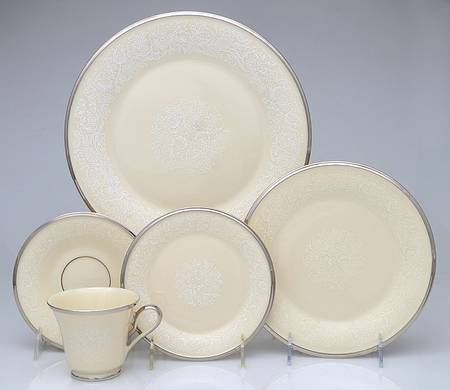 Moonspun 40 Piece Estate Set