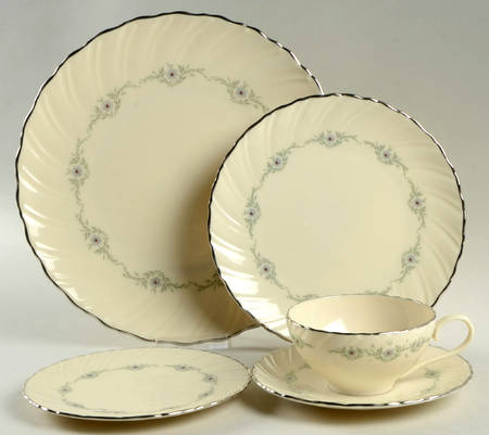 Musette 5 Piece Place Setting