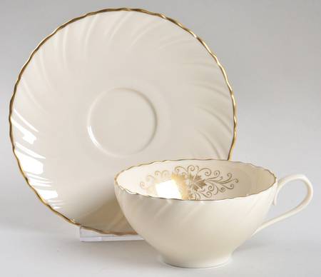 Flat Cup & Saucer Set