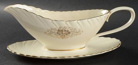 Orleans Gravy Boat with Attached Underplate