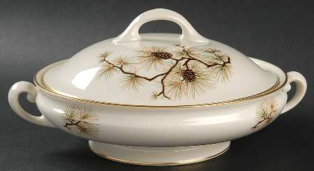 Pine Round Covered Vegetable