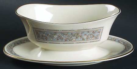 Rendezvous Gravy Boat with Attached Underplate