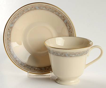 Rendezvous Footed Cup & Saucer Set