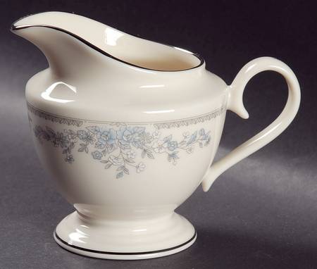 Reverie (Platinum Trim) Creamer