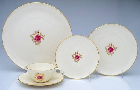 Roselyn 40 Piece Estate Set