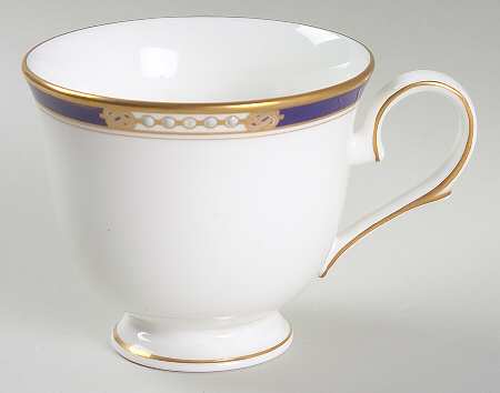 Royal Treasure Footed Cup