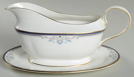 Sabrina Gravy Boat & Underplate