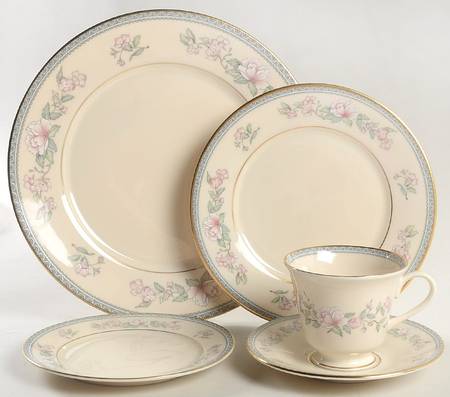 Serenade 40 Piece Estate Set