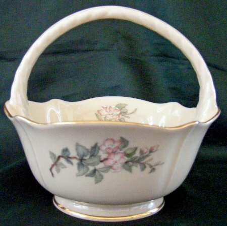 Serenade Small Basket