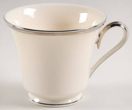 Solitaire Footed Cup
