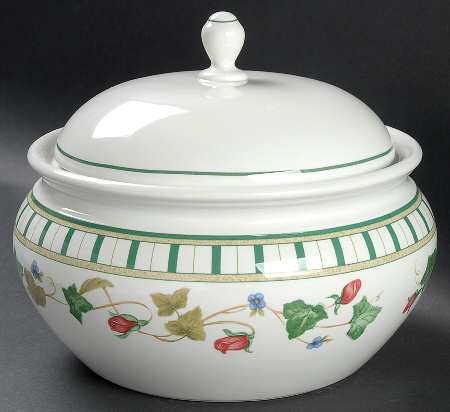Summer Terrace 2.5 Qt Round Covered Casserole