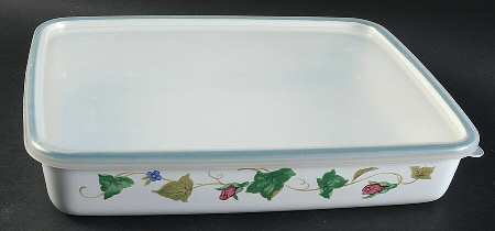 Summer Terrace 10" Rectangular Metal Baker W/Plastic Lid