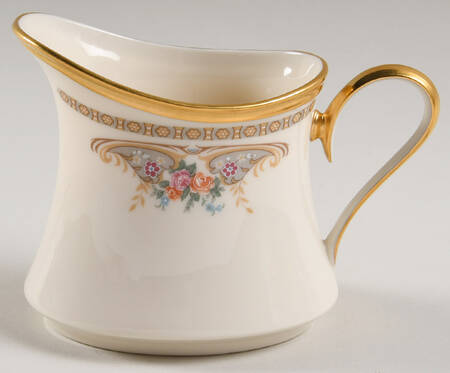 Versailles Creamer