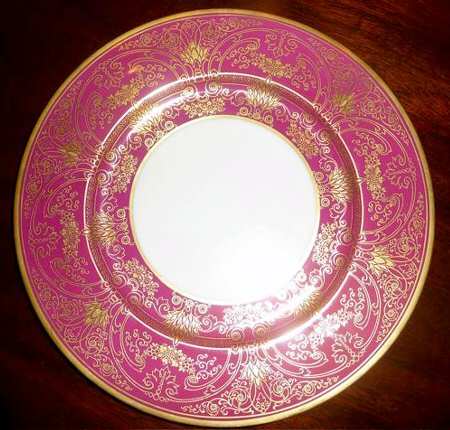 W307R (Maroon Border) Service Plate (Charger)