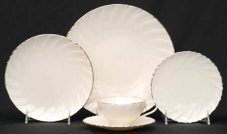 Weatherly 40 Piece Estate Set by Lenox