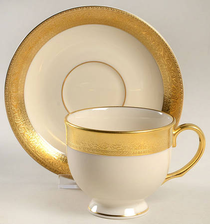 Westchester Footed Cup & Saucer Set