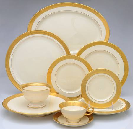 Westchester 52 Piece Estate Set