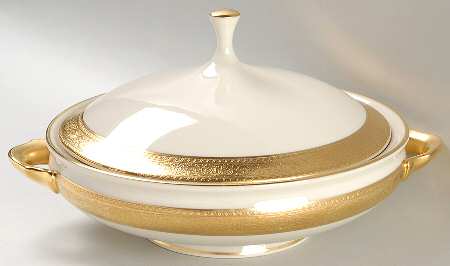 Westchester Round Covered Vegetable
