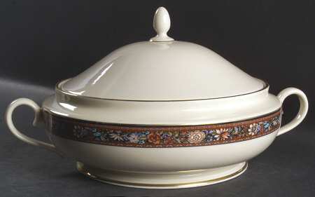 Witherspoon 1999 Shape Round Covered Vegetable