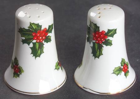Holly Salt & Pepper Set by Lefton