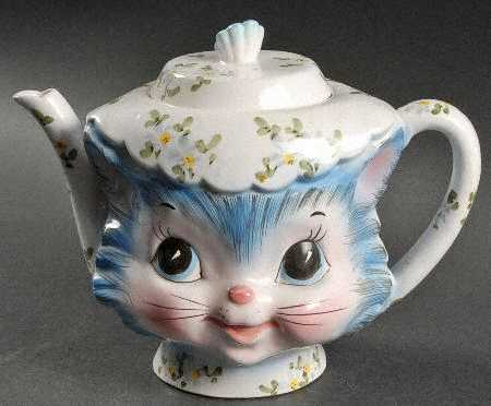 Miss Priss Teapot & Lid