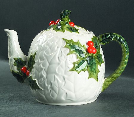 White Holly Teapot & Lid
