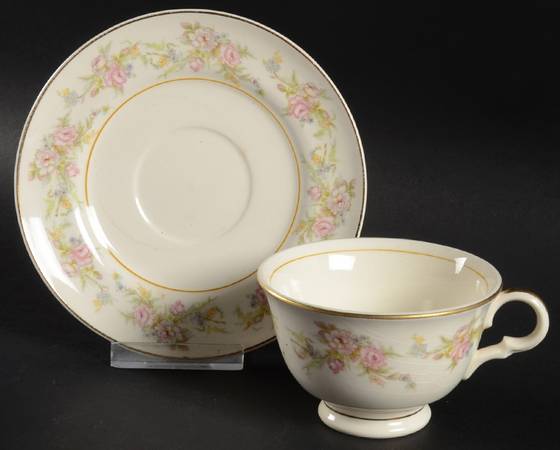 Asbury Footed Cup & Saucer Set