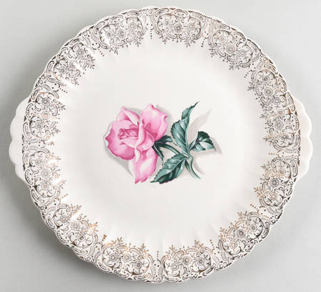 Le Fleur Rouge Handled Cake Plate