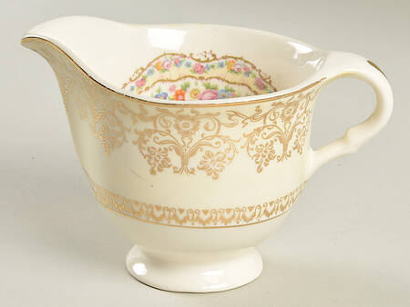 Royal Delight Creamer