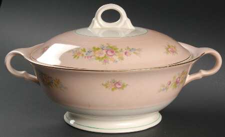 Troubadour Pink Round Covered Vegetable