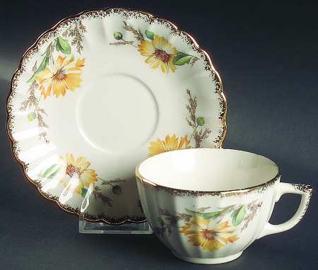 Yellow Daisy (Gold Trim) Flat Cup & Saucer Set