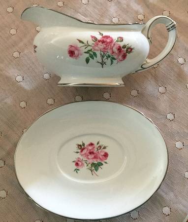 Margaret Rose Gravy Boat & Underplate by Lichfield