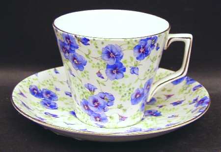 Pansy Flat Cup & Saucer Set