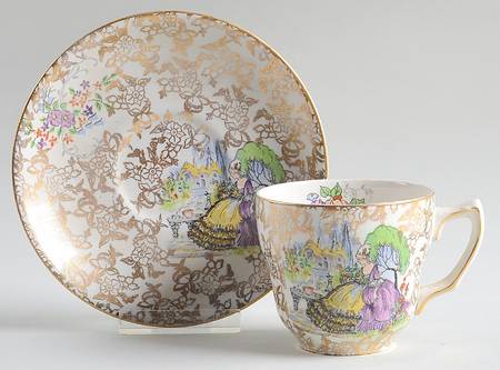 Pompadour Flat Cup & Saucer Set