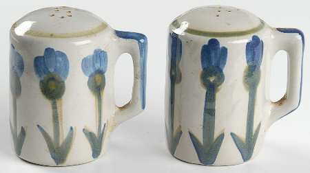 Bachelor Button Salt & Pepper Set