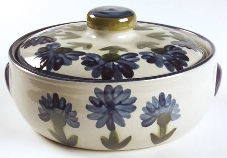 Bachelor Button 2 Qt Round Covered Casserole