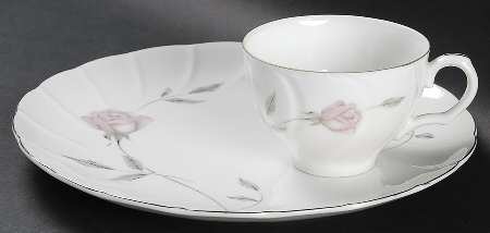 Gladys (Japan) by Laurel (Japan)