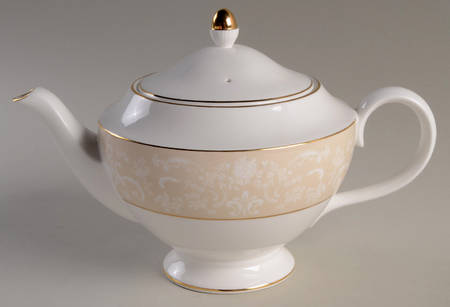 Meredith Teapot & Lid by Ralph Lauren China