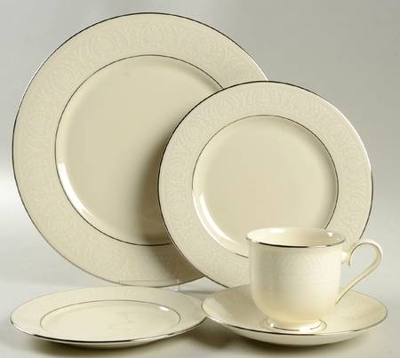 Courtyard Platinum 40 Piece Estate Set