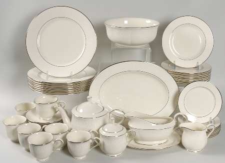 Courtyard Platinum 49 Piece Set