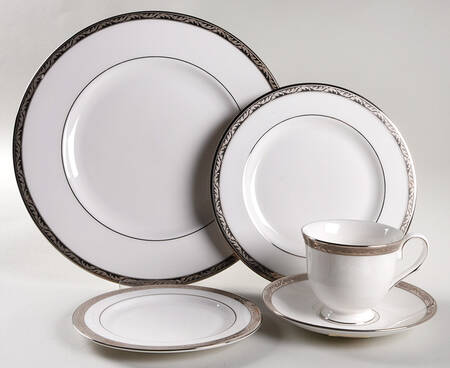 Landmark Platinum 40 Piece Estate Set