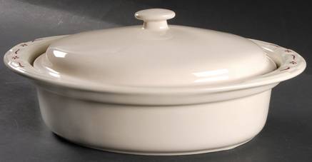 Woven Traditions Red 3 Quart Oval Covered Casserole