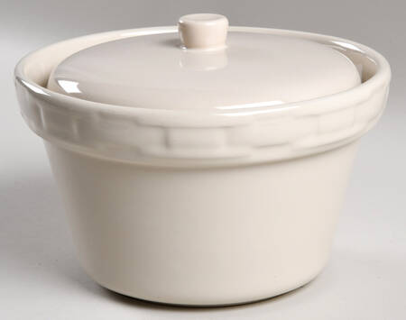 Woven Traditions Ivory 1 Qt Round Covered Casserole