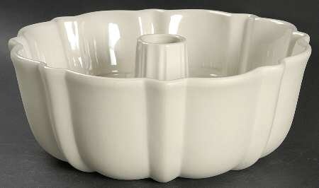 Woven Traditions Ivory Bundt Pan
