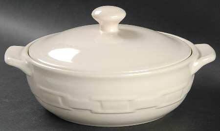 Woven Traditions Ivory 1.50 Pt Round Covered Casserole