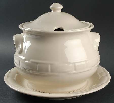 Woven Traditions Ivory Tureen & Lid w/Underplate