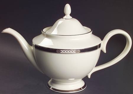 Hancock Platinum (Ivory) Teapot & Lid